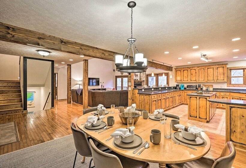 Game Room & Fire Pit: Spacious Elk Park Lodge!