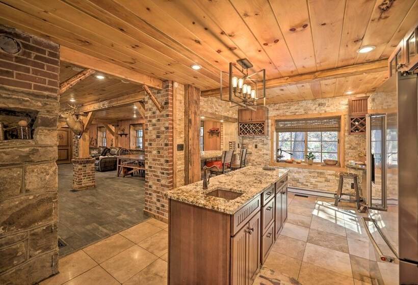 Spacious Escape W/ Deck & Ponds Near Skiing!