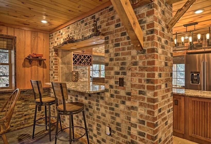 Spacious Escape W/ Deck & Ponds Near Skiing!