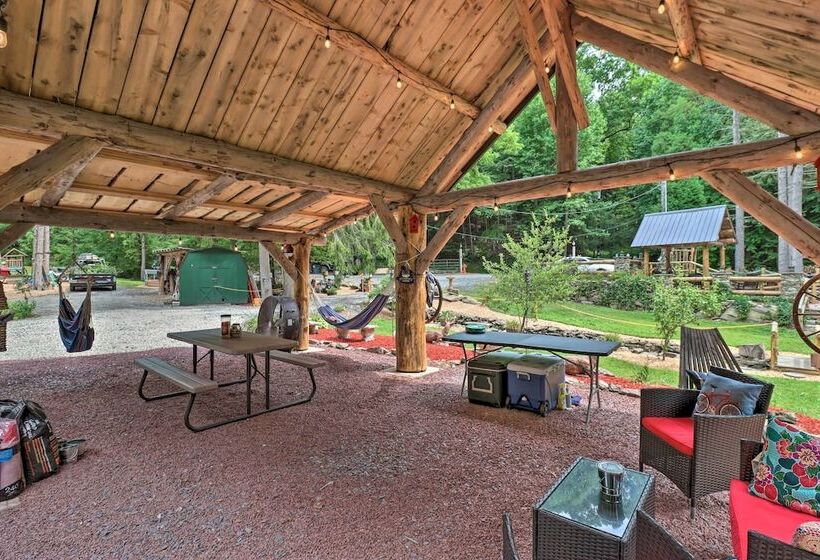 Spacious Escape W/ Deck & Ponds Near Skiing!