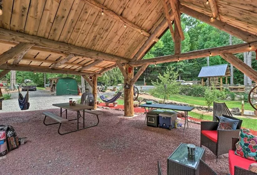 Spacious Escape W/ Deck & Ponds Near Skiing!