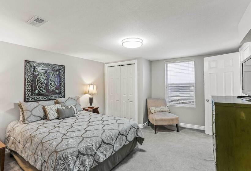 Spacious Family Home W/ Garage Game Room & Office!