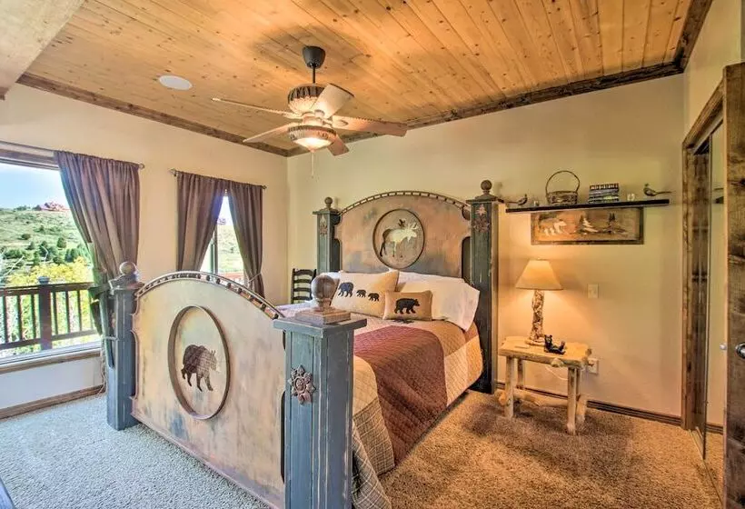 Spacious Fish Haven Cabin W/ Game Room + Deck!