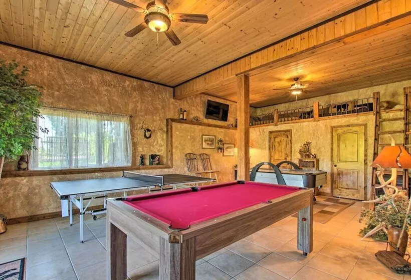 Spacious Fish Haven Cabin W/ Game Room + Deck!