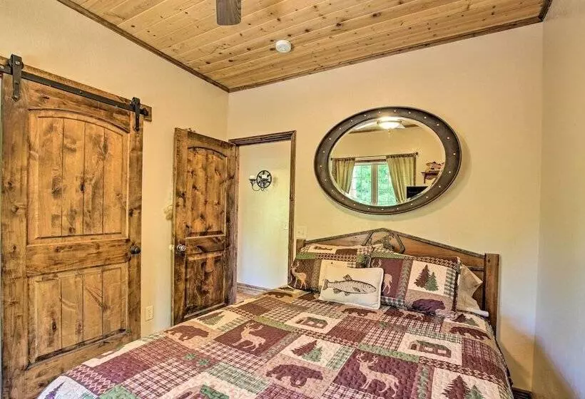 Spacious Fish Haven Cabin W/ Game Room + Deck!