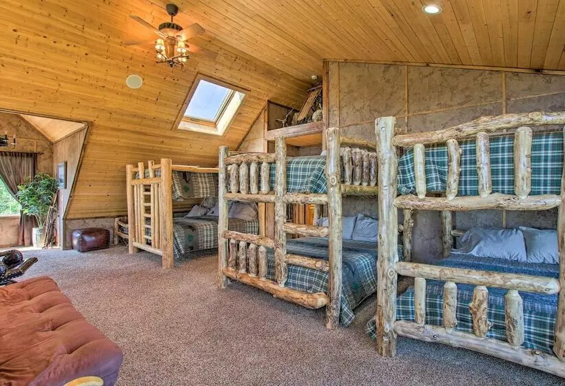 Spacious Fish Haven Cabin W/ Game Room + Deck!