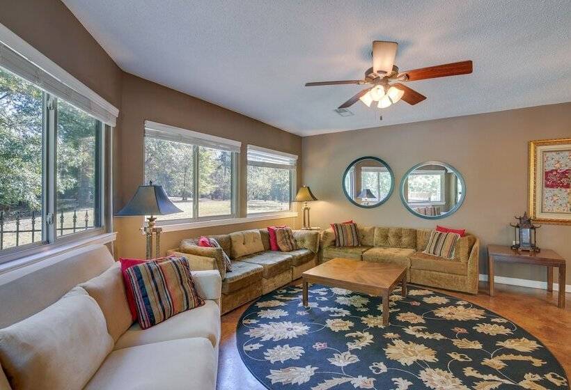 Spacious Southaven Home On 8 Acres W/ Private Pool