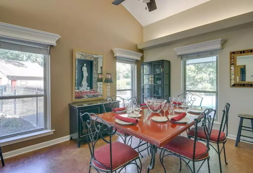 Spacious Southaven Home On 8 Acres W/ Private Pool