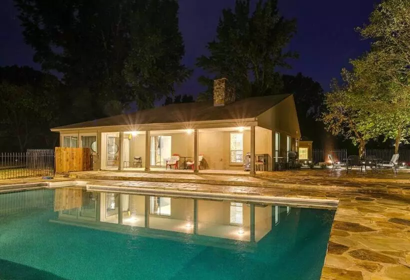 Spacious Southaven Home On 8 Acres W/ Private Pool