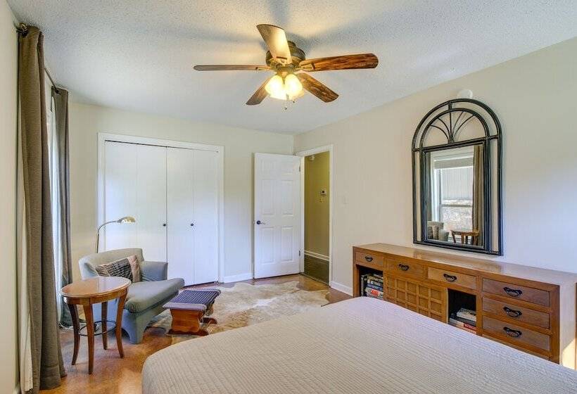 Spacious Southaven Home On 8 Acres W/ Private Pool