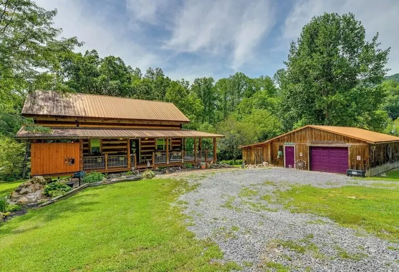Stunning Creekside Cosby Cabin W/ Deck + Fire Pit!
