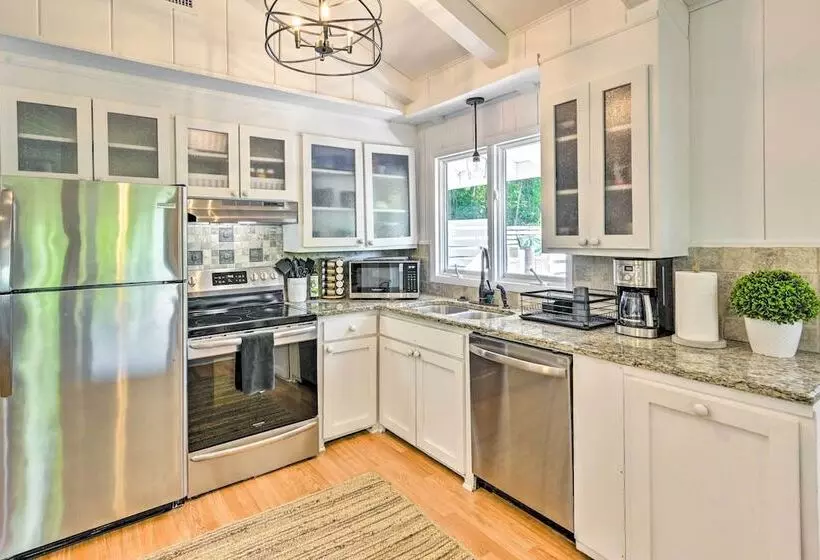 Stylish Franklin Cabin On 6 Private Acres!