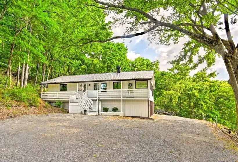 Stylish Franklin Cabin On 6 Private Acres!