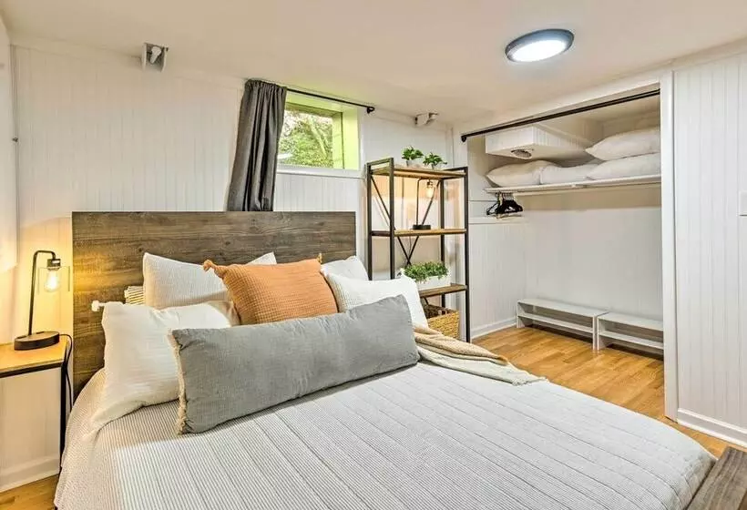 Stylish Franklin Cabin On 6 Private Acres!