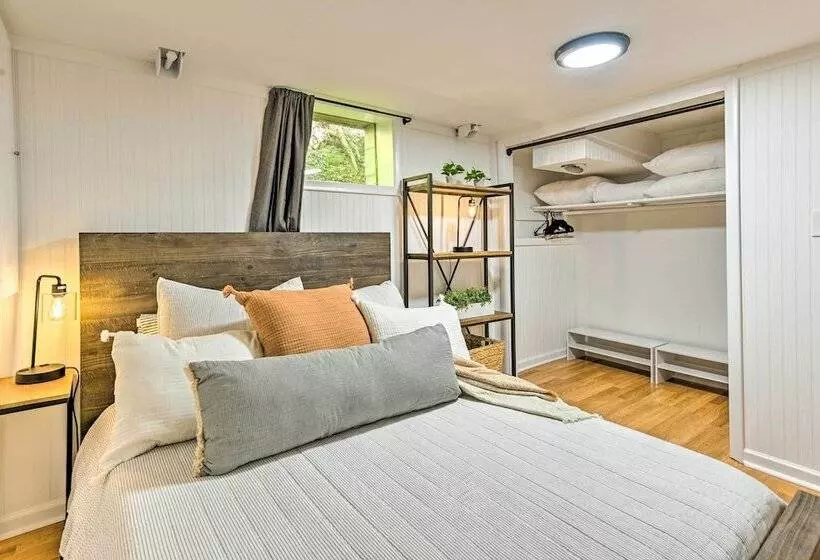 Stylish Franklin Cabin On 6 Private Acres!