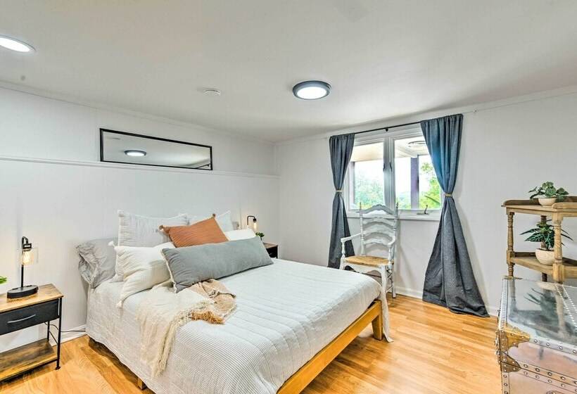 Stylish Franklin Cabin On 6 Private Acres!