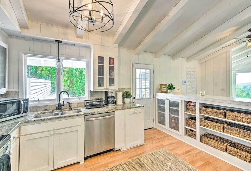 Stylish Franklin Cabin On 6 Private Acres!