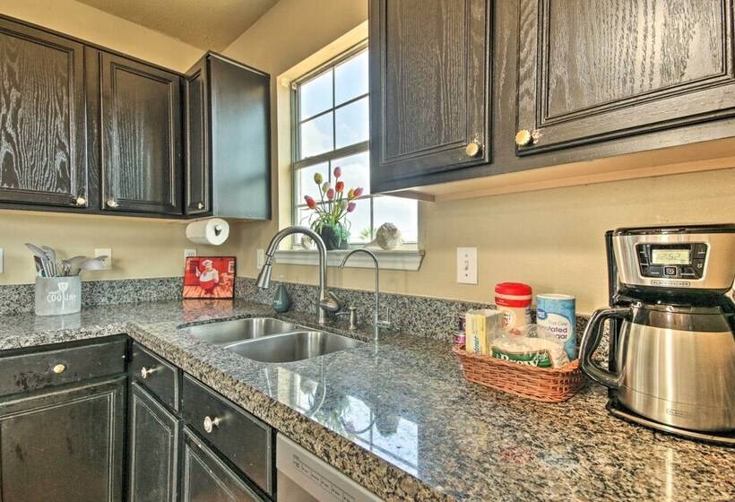 1/2 Mi To Sand: Surfside Beach Retreat!