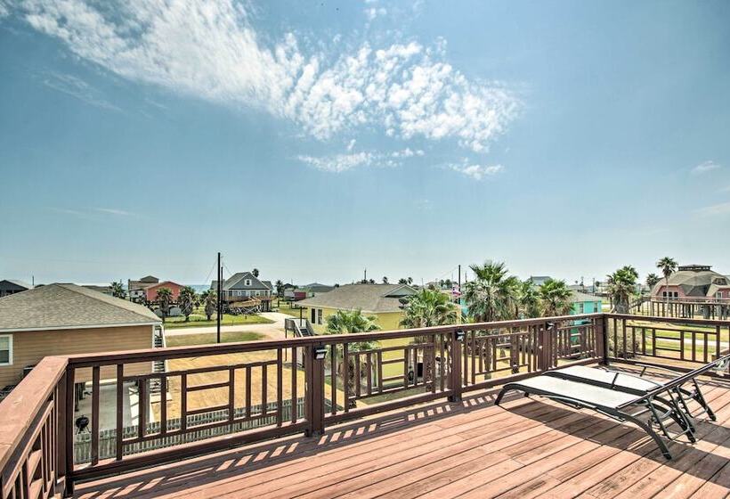 1/2 Mi To Sand: Surfside Beach Retreat!