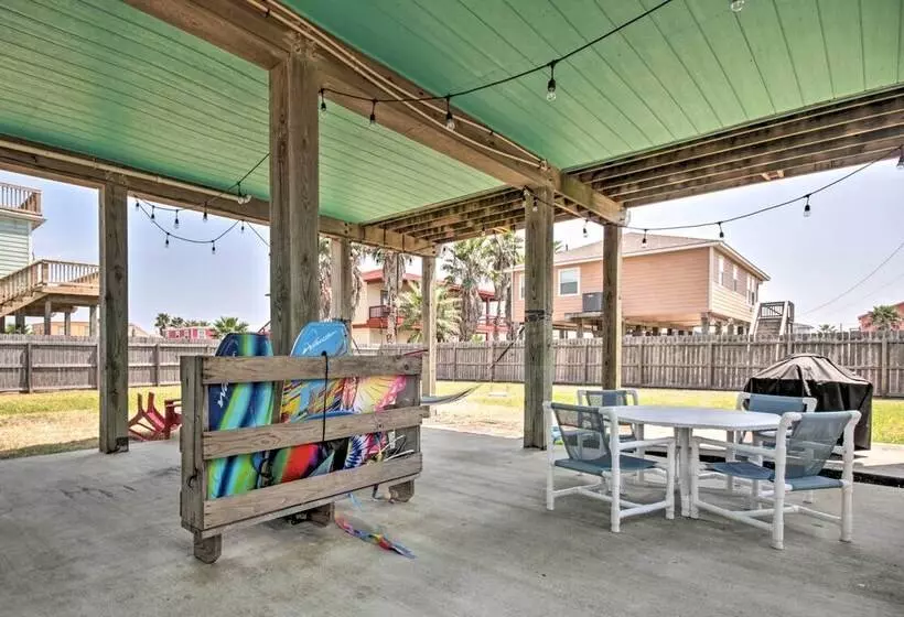 1/2 Mi To Sand: Surfside Beach Retreat!