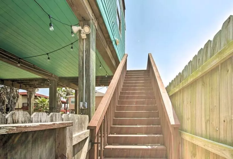 1/2 Mi To Sand: Surfside Beach Retreat!
