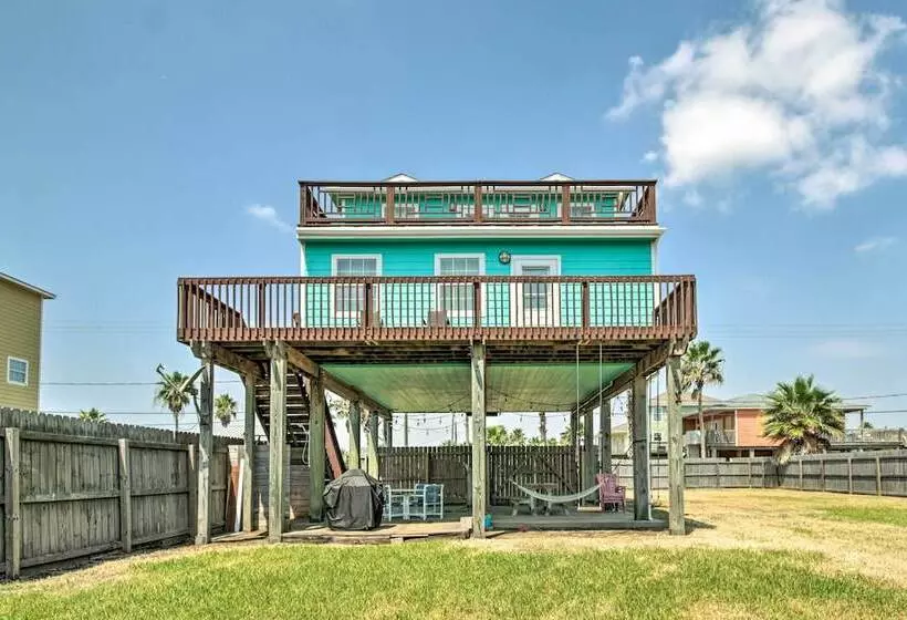 1/2 Mi To Sand: Surfside Beach Retreat!