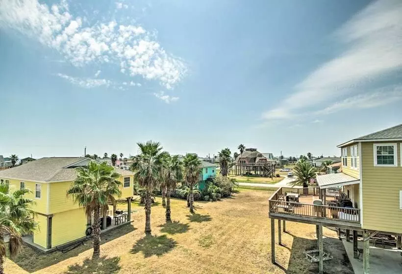 1/2 Mi To Sand: Surfside Beach Retreat!