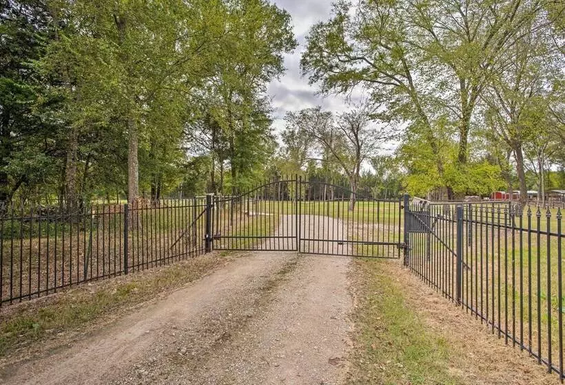 14 Acre Terrell Ranch Escape W/ Pool & Fire Pit!