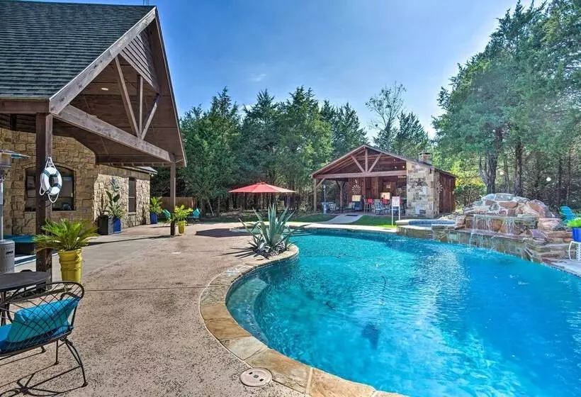 14 Acre Terrell Ranch Escape W/ Pool & Fire Pit!