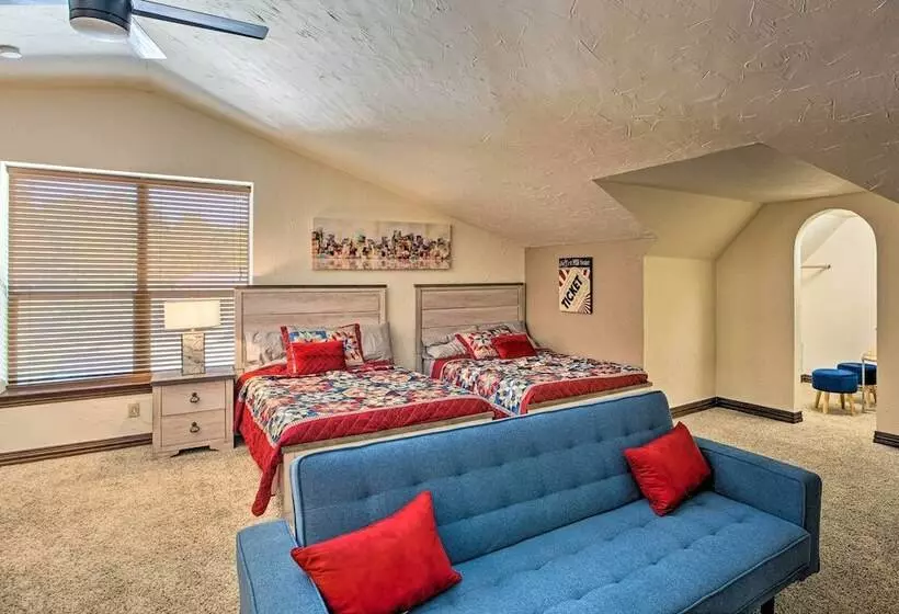 14 Acre Terrell Ranch Escape W/ Pool & Fire Pit!