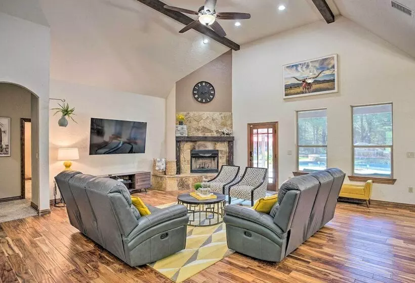 14 Acre Terrell Ranch Escape W/ Pool & Fire Pit!