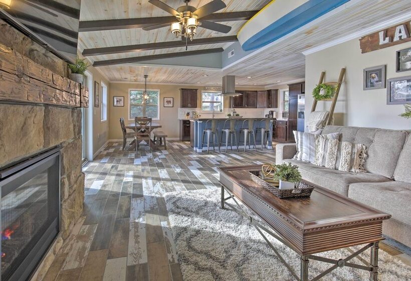 Tranquil Lakefront Cabin: Fire Pit, Grill & Patio