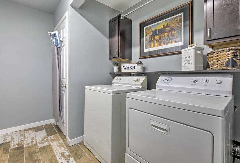 Tranquil Lakefront Cabin: Fire Pit, Grill & Patio