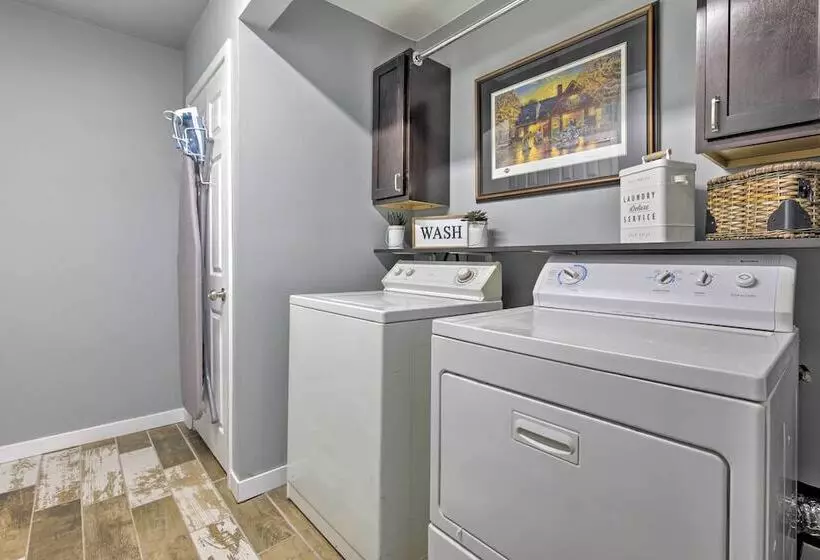 Tranquil Lakefront Cabin: Fire Pit, Grill & Patio