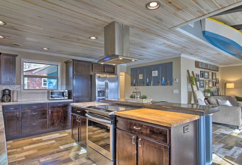 Tranquil Lakefront Cabin: Fire Pit, Grill & Patio