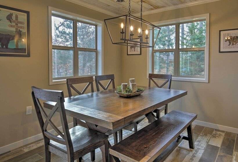 Tranquil Lakefront Cabin: Fire Pit, Grill & Patio