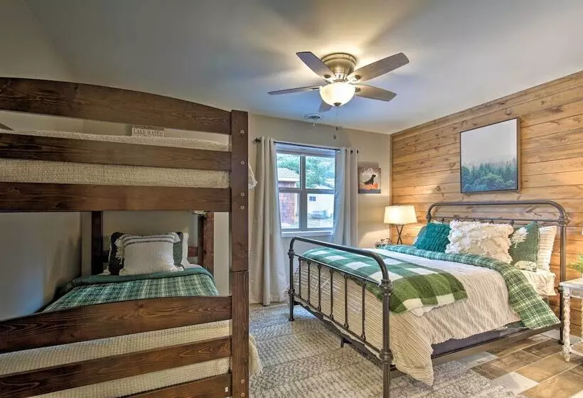 Tranquil Lakefront Cabin: Fire Pit, Grill & Patio