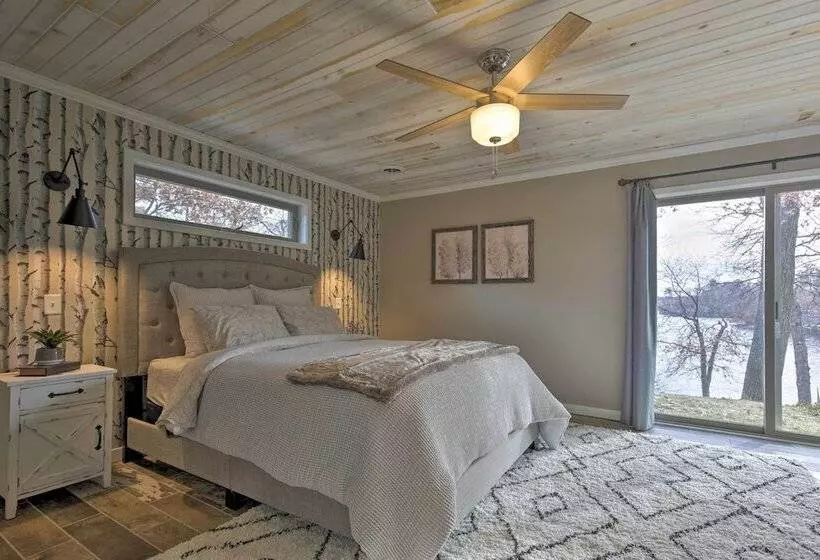 Tranquil Lakefront Cabin: Fire Pit, Grill & Patio