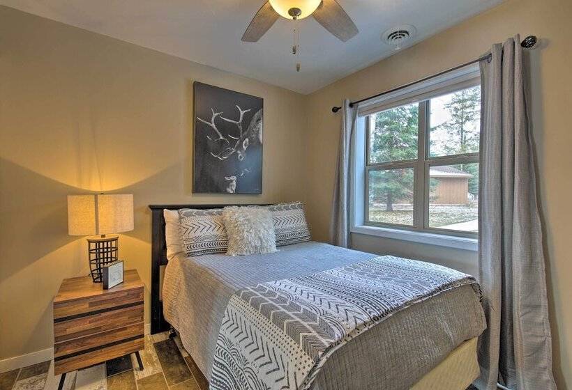 Tranquil Lakefront Cabin: Fire Pit, Grill & Patio