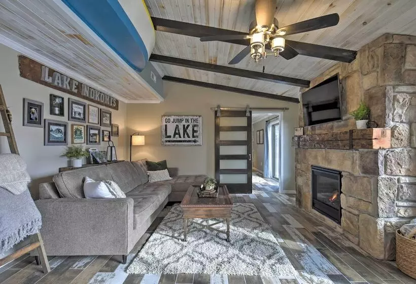 Tranquil Lakefront Cabin: Fire Pit, Grill & Patio