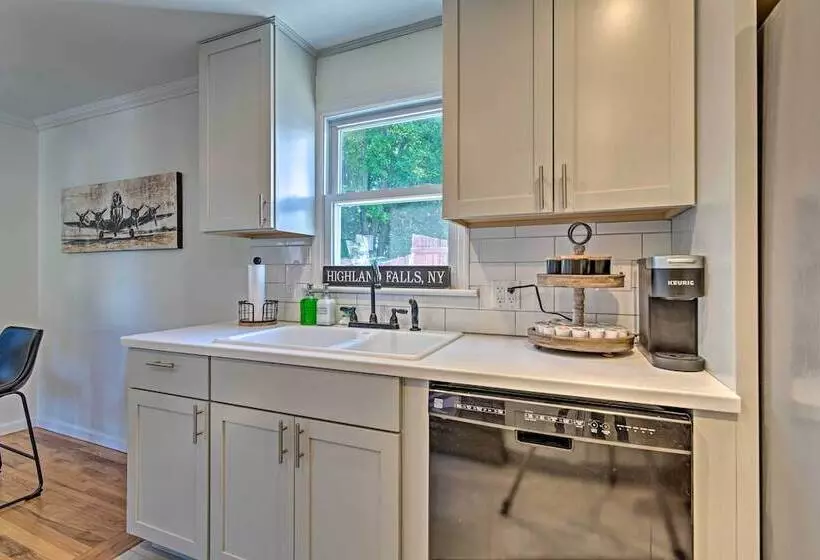 Updated Home W/ Patio Half Mile To West Point