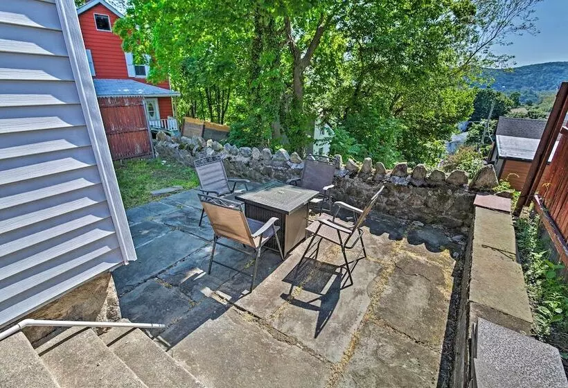 Updated Home W/ Patio Half Mile To West Point