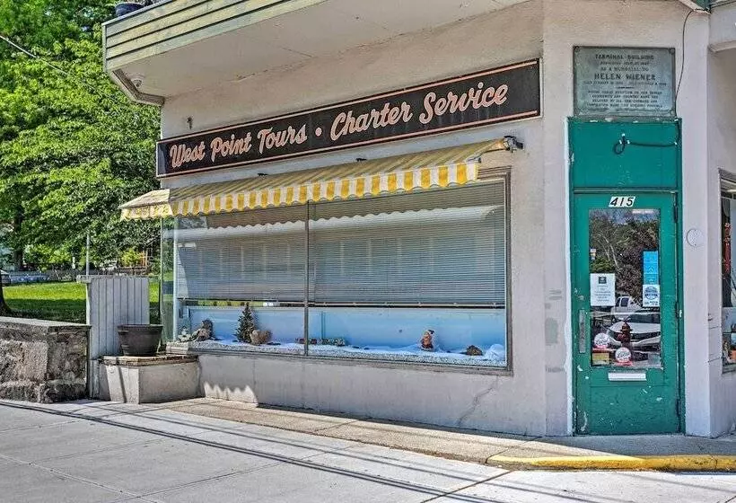 Updated Home W/ Patio Half Mile To West Point