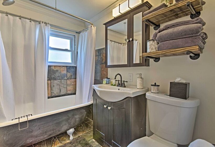 Updated Home W/ Patio Half Mile To West Point