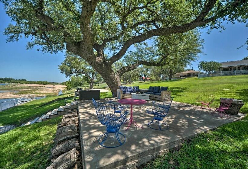 Waterfront Kingsland Home With Pool + River Access