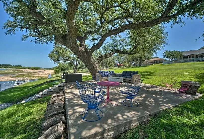 Waterfront Kingsland Home With Pool + River Access