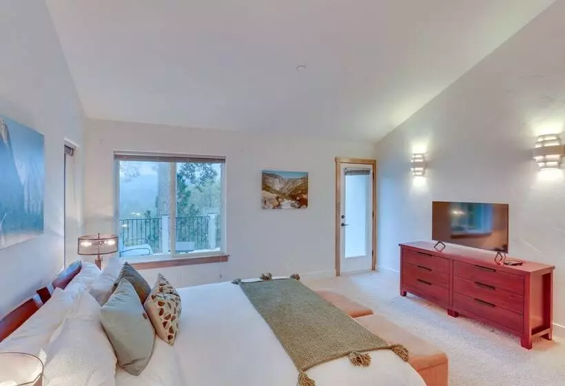 Beautiful Lake Arrowhead Cabin W/ Ev Charger