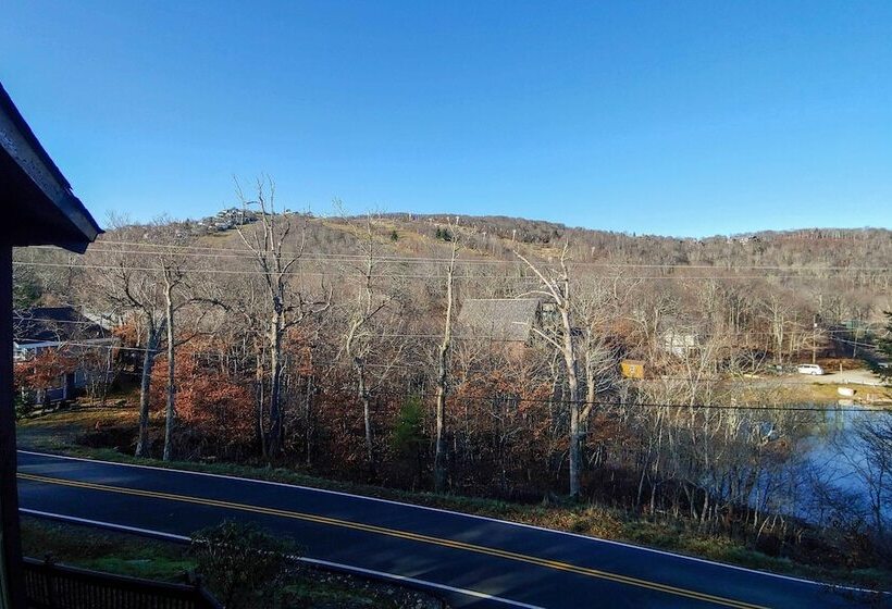 Skiway Chalet Home W/ Hot Tub In Beech Mountain!