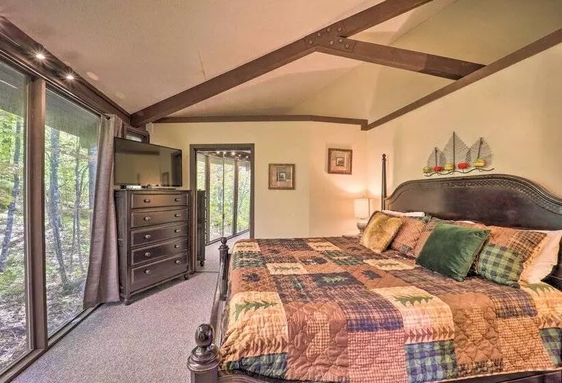 Skiway Chalet  Home W/ Hot Tub In Beech Mountain!
