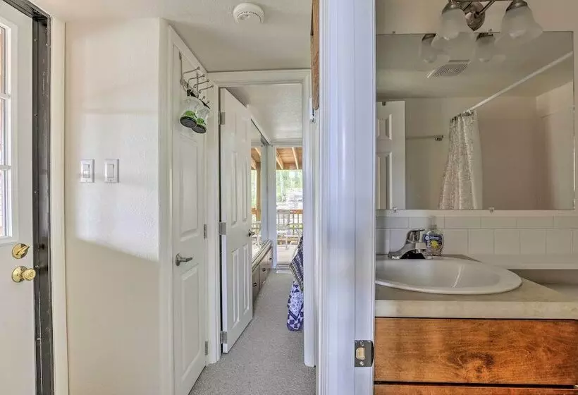 Bright Fairplay Cabin W/ Deck + All Seasons Fun!